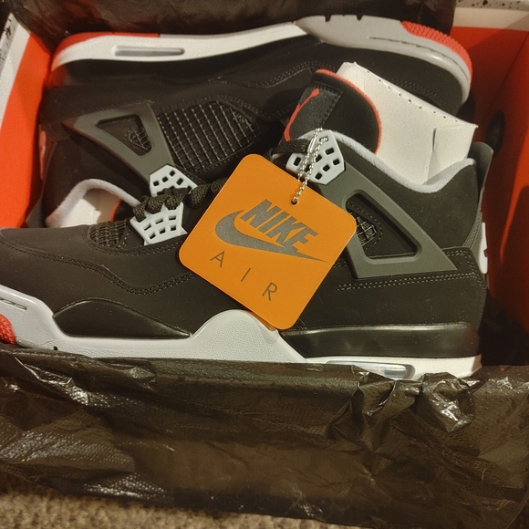 Jordan 4 retro Bred